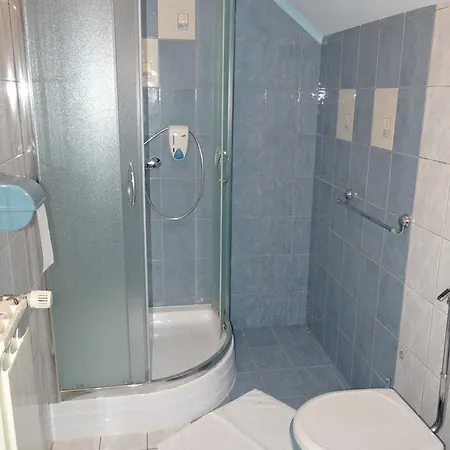Pensión Eso 3*